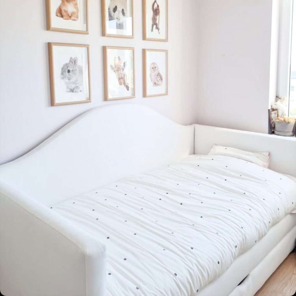 Łóżko tapicerowane Stacy do pokoju dziecięcego | myMODULO.pl