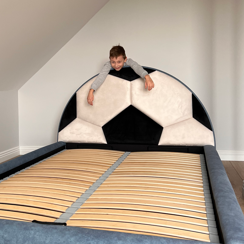 łóżko tapicerowane dla dziecka piłka nożna